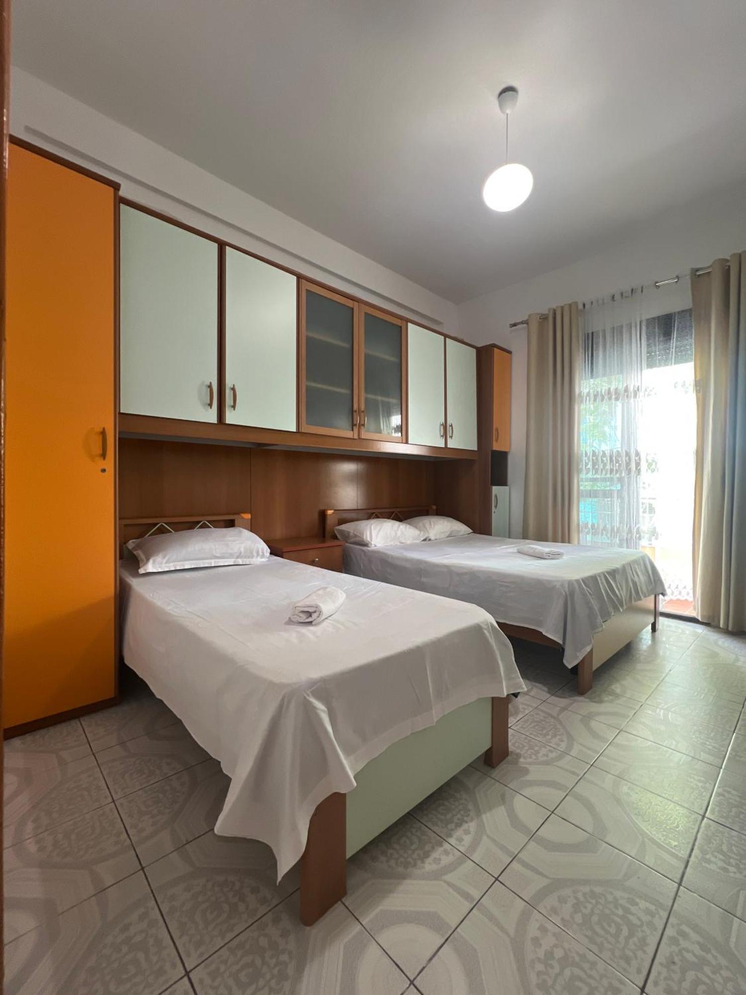 Seaside Apartments Durres Bagian luar foto
