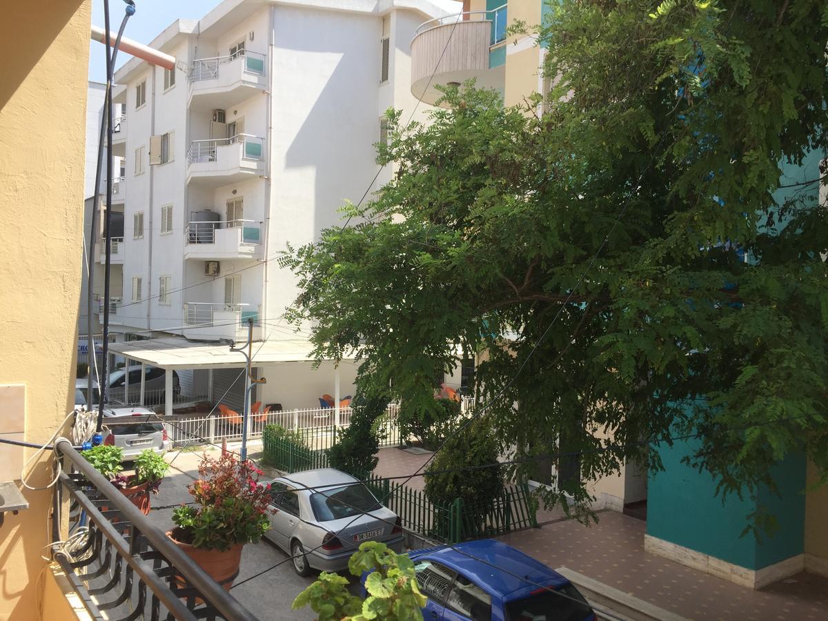 Seaside Apartments Durres Bagian luar foto